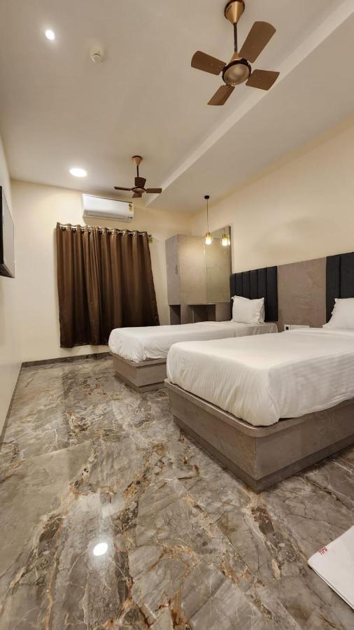 Peace International Hotel Mumbai Exterior foto